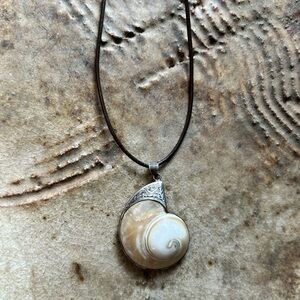 Vintage Sterling Silver Sea Shell Pendant Necklace